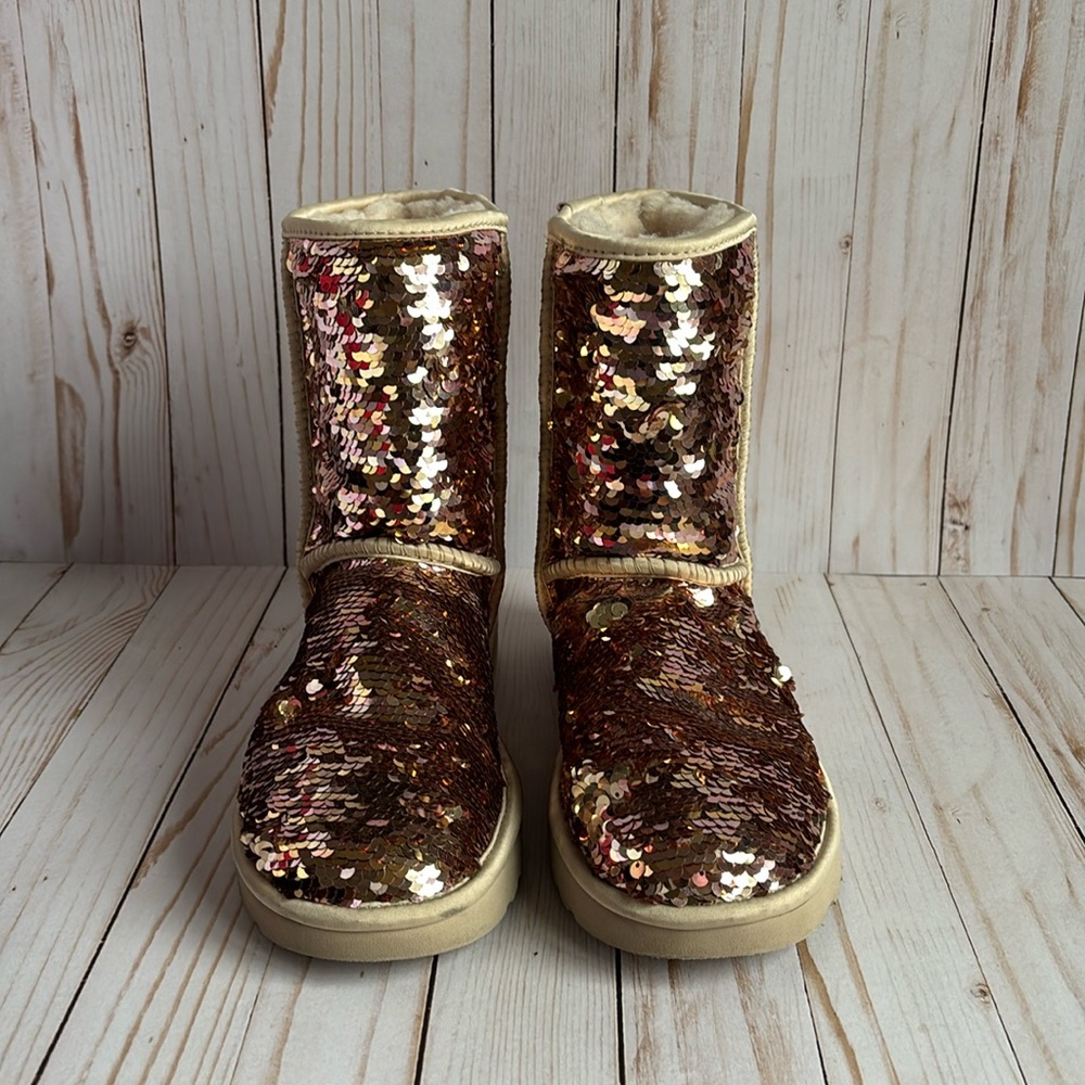 Women’s UGG Classic Short Sequin Boot gold, size 8